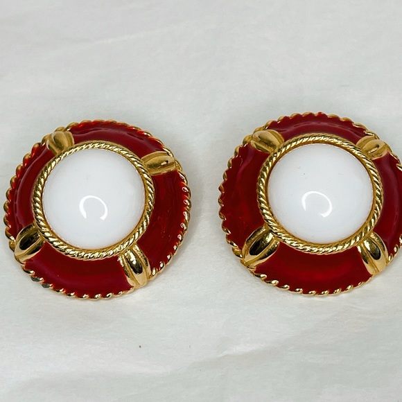 GAY BOYER Red White Gold Enamel Clip On Earrings - Picture 7 of 10